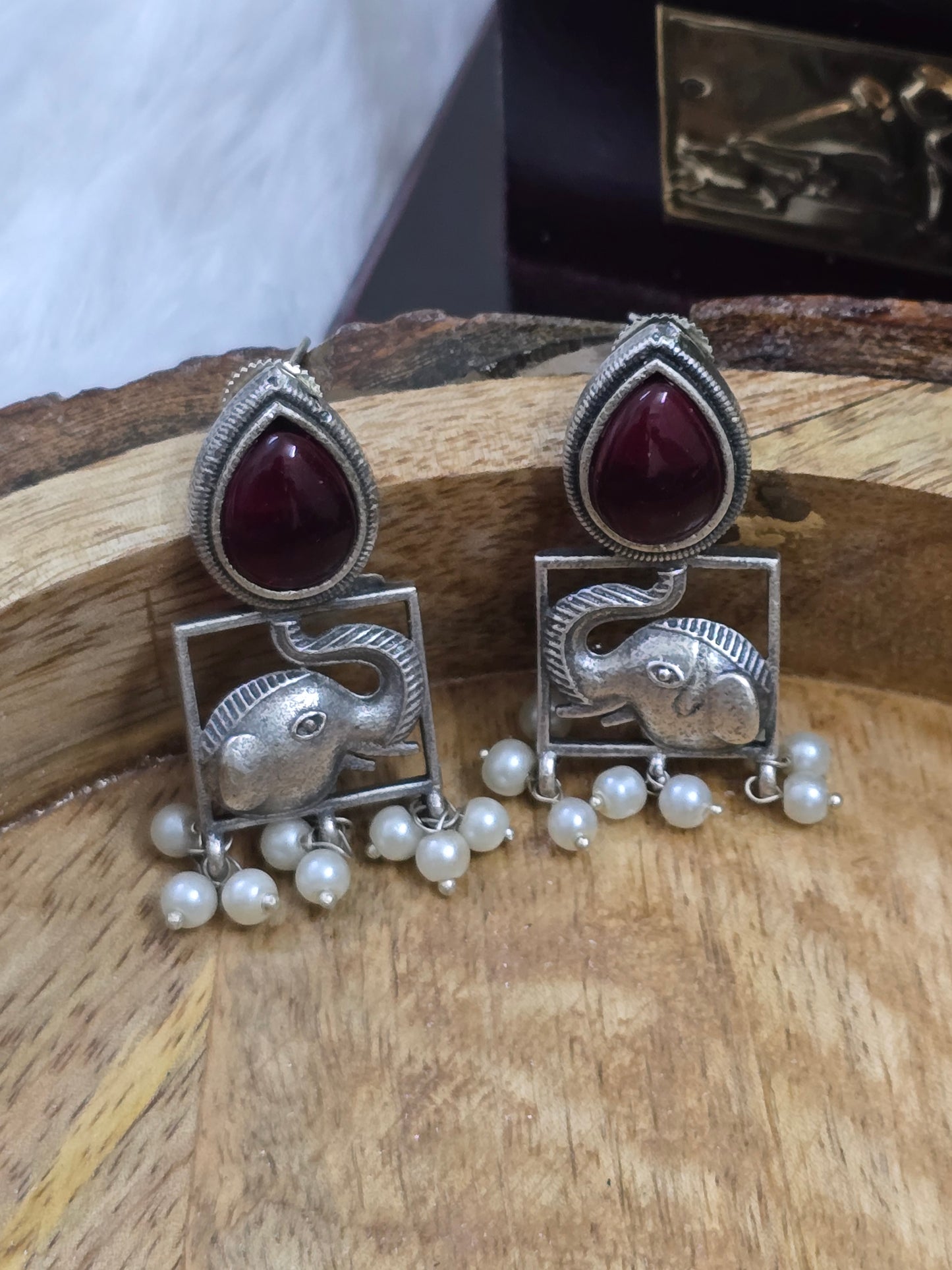 Earrings - hasti
