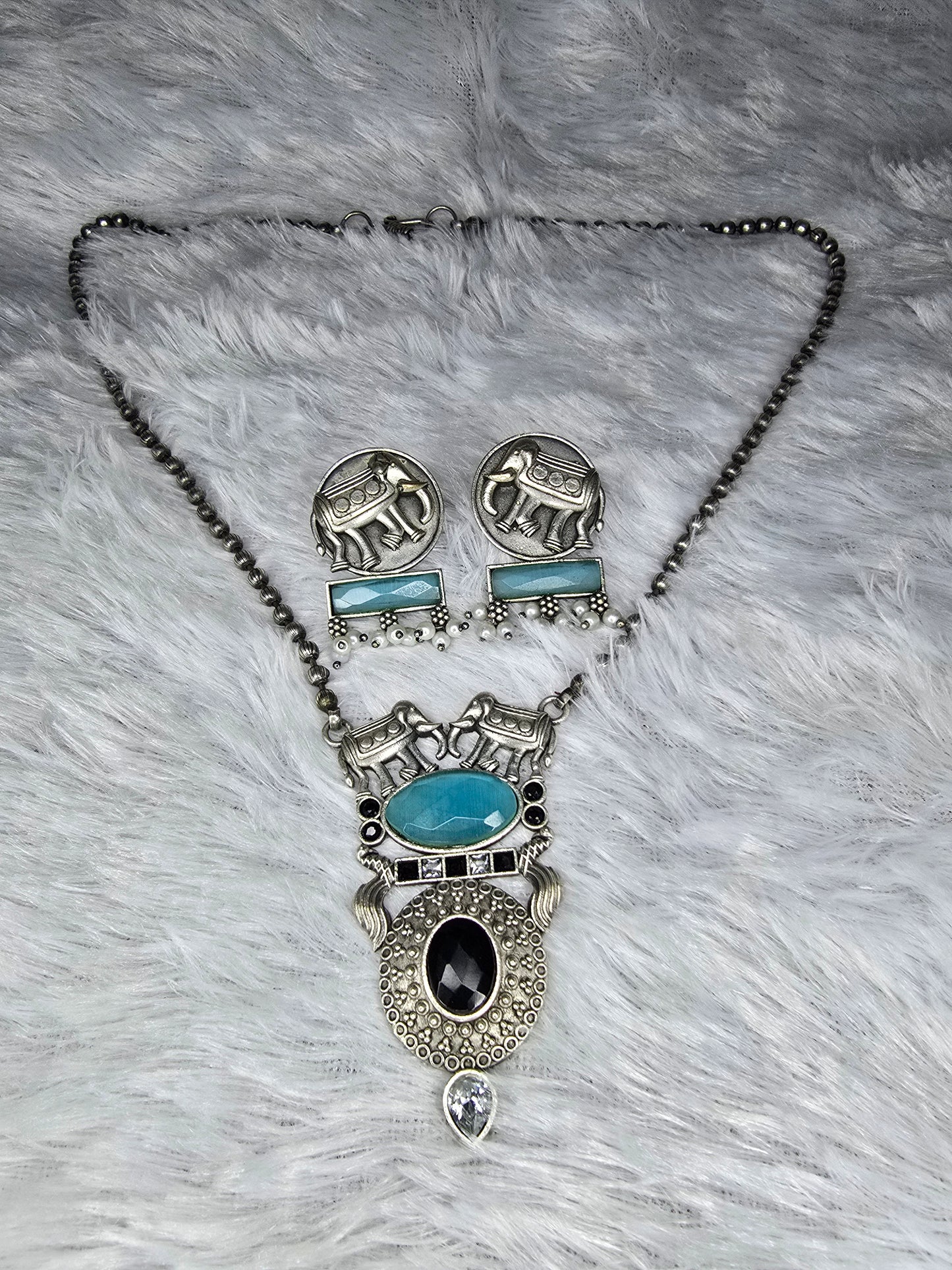 Hasti necklace