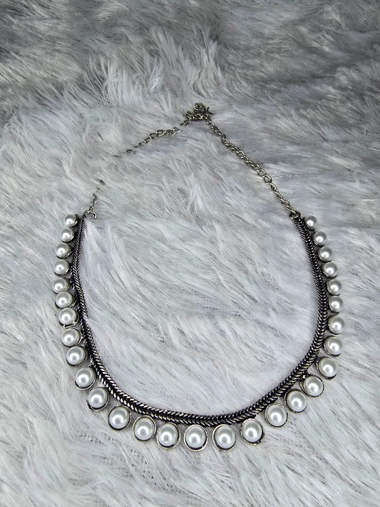 Ivory edge necklace