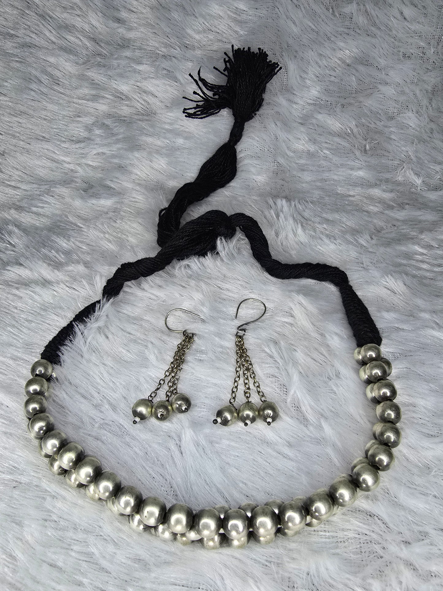 Tribal beads choker